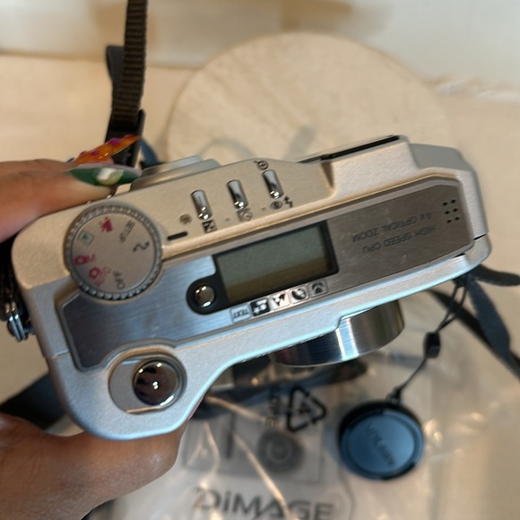 Minolta Dimage S414 4.0 MP digital camera - Picture 5 of 9